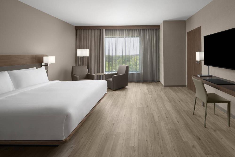 Executive King Suite interior